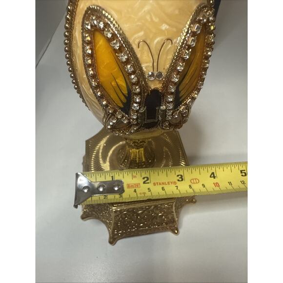 Kingspoint Design Egg With Butterflies Collection Music Box. Faux Marble Egg - Picture 10 of 12